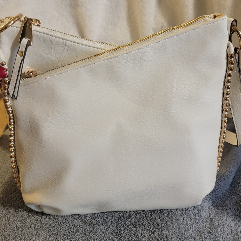 NWOT-Gorgeous- INC International Concepts Leather Shoulder Bag W/gold Studs - Picture 2 of 12